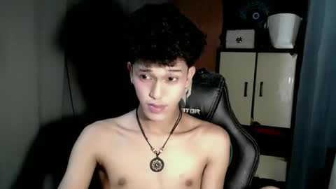 Snapshot of ken_bigcockxx chatting on November 19, 2025, 3:34 pm Ken online show from November 19, 2025, 3:34 pm