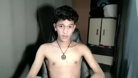 Snapshot of ken_bigcockxx chatting on November 20, 2025, 5:34 pm Ken online show from November 20, 2025, 5:34 pm