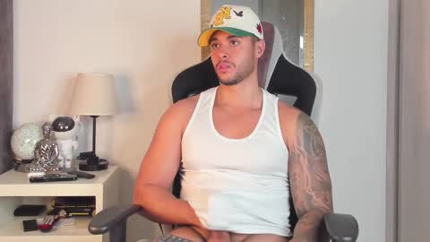 ken_mailik online show from October 8, 2025, 9:56 pm