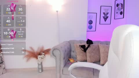 Snapshot of kendaall_jenner chatting on December 10, 2024, 5:28 am Kendall Jenner online show from December 10, 2024, 5:28 am