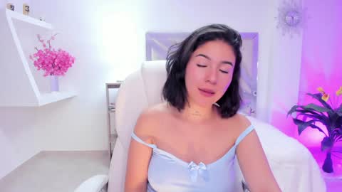 Snapshot of kendaall_jenner chatting on January 21, 2025, 4:43 am Kendall Jenner online show from January 21, 2025, 4:43 am