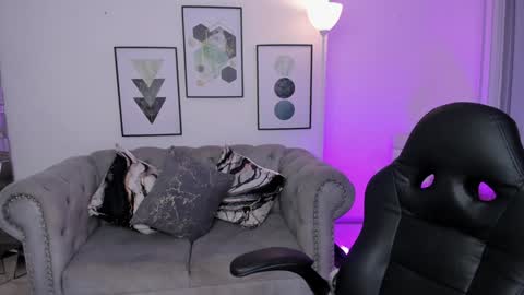 Snapshot of kendaall_jenner chatting on January 29, 2025, 1:58 am Kendall Jenner online show from January 29, 2025, 1:58 am