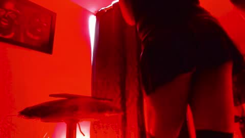 Kendall online show from October 15, 2025, 9:04 pm