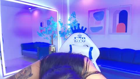 Kendall  online show from January 15, 2026, 4:06 am