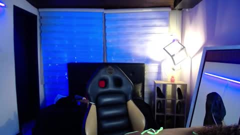 kendall_rossii_ online show from November 9, 2025, 3:49 am