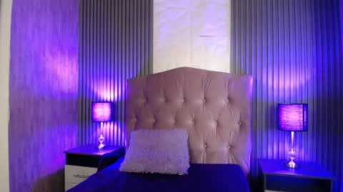 kendall_saenz online show from January 21, 2025, 8:00 pm