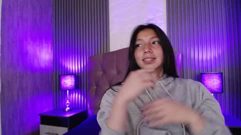 kendall_saenz online show from January 24, 2025, 7:28 pm