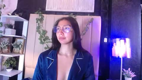 kendall_saenz online show from October 13, 2025, 7:47 pm
