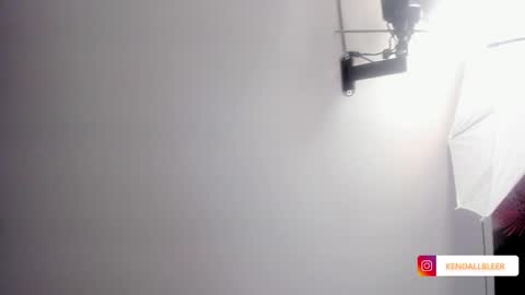 kendallbleer online show from November 30, 2025, 11:47 am