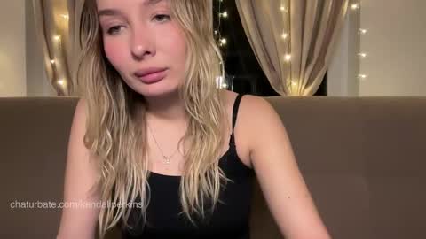 Kendall online show from November 26, 2025, 8:21 pm