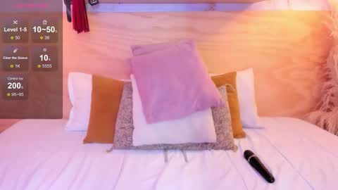 Snapshot of kendallqueenn chatting on November 13, 2025, 2:43 am Kendall online show from November 13, 2025, 2:43 am