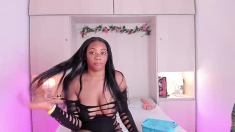 Snapshot of kendallrosse1 chatting on October 2, 2025, 12:45 pm Kendal online show from October 2, 2025, 12:45 pm