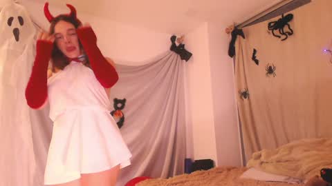 kendall online show from October 17, 2025, 11:18 pm