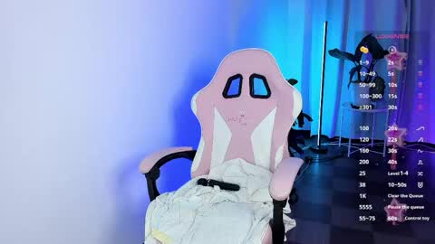 Kendall online show from April 14, 2026, 8:37 pm