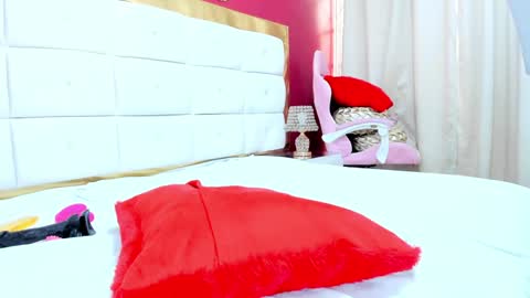 Kendal  online show from December 27, 2024, 5:26 pm