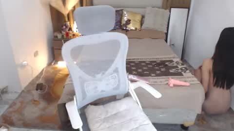 Snapshot of kendalveronika chatting on December 4, 2025, 8:01 am kendalveronika online show from December 4, 2025, 8:01 am