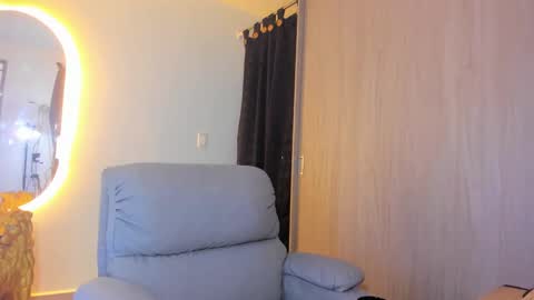 kendel_dimitri online show from February 3, 2025, 4:35 am