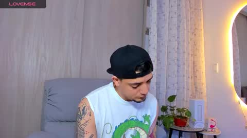 kendel_dimitri online show from September 23, 2025, 12:02 am