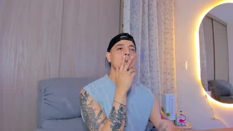 kendel_dimitri online show from November 4, 2025, 2:32 am