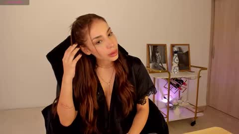 kendra  Benz online show from December 21, 2025, 9:22 pm