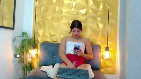 Snapshot of kendra_diaz chatting on January 27, 2025, 6:52 am K E N D R A online show from January 27, 2025, 6:52 am