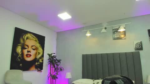 Kendra London online show from July 8, 2026, 11:15 am