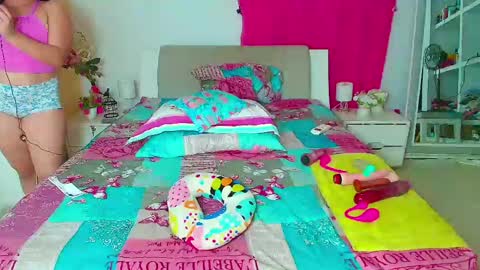 kendra_love31 online show from May 11, 2026, 3:12 am