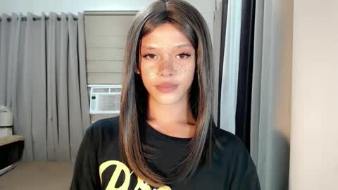 kendra_lunaxx online show from March 2, 2026, 7:21 pm