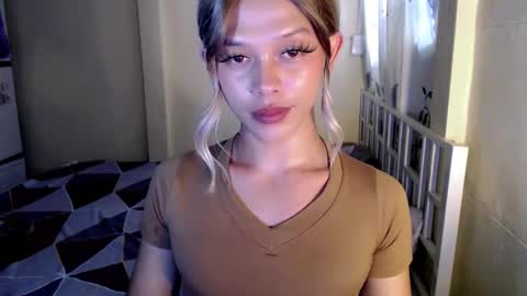 kendra_lunaxx online show from June 5, 2026, 4:52 am