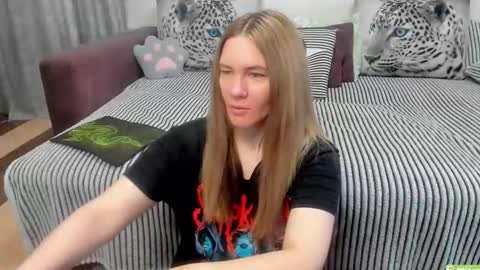 Snapshot of kendra_xx_ chatting on May 10, 2026, 12:49 am Kendra online show from May 10, 2026, 12:49 am