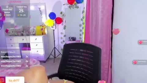 Snapshot of kendra_yul chatting on June 17, 2026, 11:49 pm Yul online show from June 17, 2026, 11:49 pm