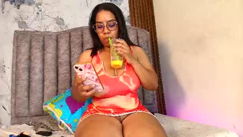 Snapshot of kendrabigass chatting on July 14, 2026, 5:07 pm Mamasita online show from July 14, 2026, 5:07 pm
