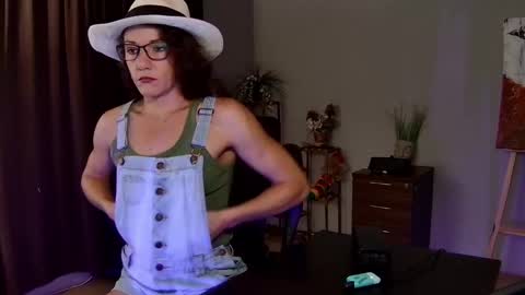 Kendra online show from February 18, 2026, 3:35 am