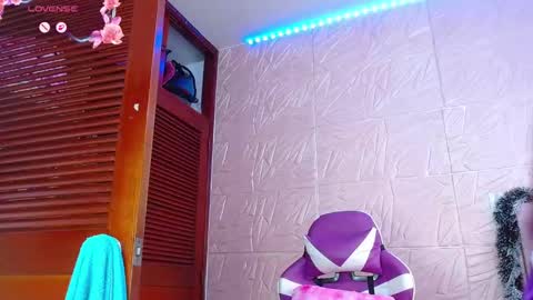 KENDRAPOTTER online show from January 8, 2026, 7:27 pm