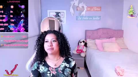 Snapshot of kenia_thompson01 chatting on December 3, 2024, 12:35 am 01 online show from December 3, 2024, 12:35 am