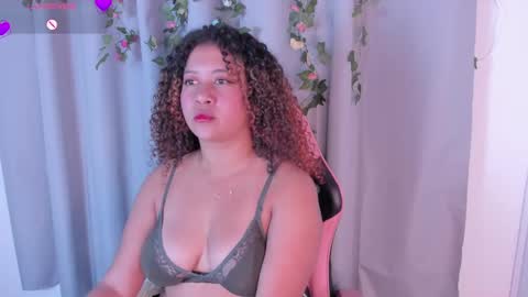 Snapshot of kenia_thompson01 chatting on November 17, 2025, 7:19 pm 01 online show from November 17, 2025, 7:19 pm