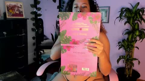 Snapshot of kenia_thompson01 chatting on December 14, 2025, 1:27 pm 01 online show from December 14, 2025, 1:27 pm