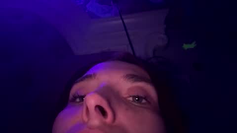 Snapshot of kenkenkenily chatting on December 17, 2025, 3:51 pm kenkenkenily online show from December 17, 2025, 3:51 pm