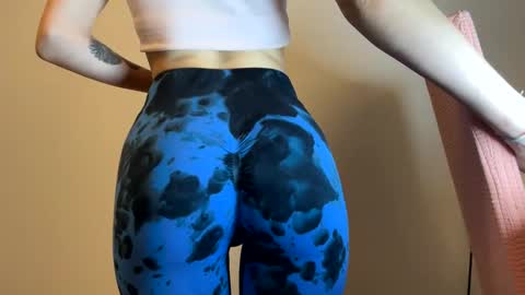 Snapshot of kennasoft chatting on January 18, 2025, 3:05 pm Kenna next time online - 2nd of Dec online show from January 18, 2025, 3:05 pm