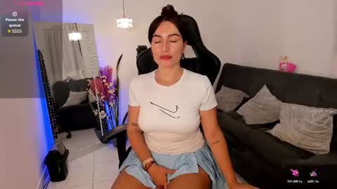 Snapshot of kennawells_ chatting on July 11, 2026, 3:37 pm kenna online show from July 11, 2026, 3:37 pm