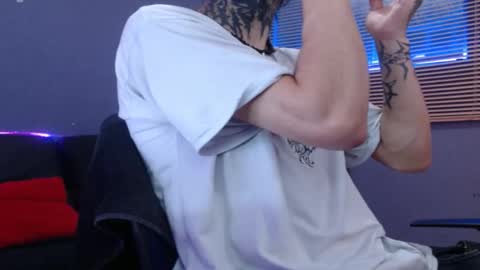 Snapshot of kenny__hot chatting on November 19, 2025, 3:45 pm kenny online show from November 19, 2025, 3:45 pm