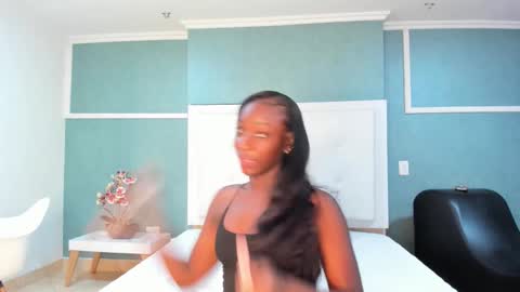 kentha_mitchells online show from September 30, 2025, 10:53 am