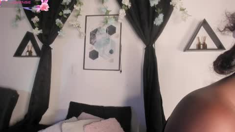 Snapshot of kentha_mitchellss chatting on April 23, 2026, 10:36 am KENTHA online show from April 23, 2026, 10:36 am