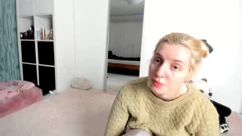 Snapshot of kenziedawton chatting on February 1, 2026, 2:37 pm Kenzie online show from February 1, 2026, 2:37 pm
