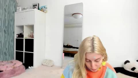 Snapshot of kenziedawton chatting on February 22, 2026, 2:37 pm Kenzie online show from February 22, 2026, 2:37 pm