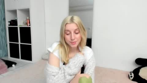 Snapshot of kenziedawton chatting on March 27, 2026, 7:13 pm Kenzie online show from March 27, 2026, 7:13 pm