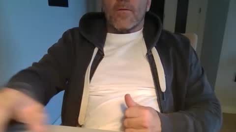 Snapshot of kermitgp3 chatting on December 15, 2025, 3:49 pm Anton online show from December 15, 2025, 3:49 pm