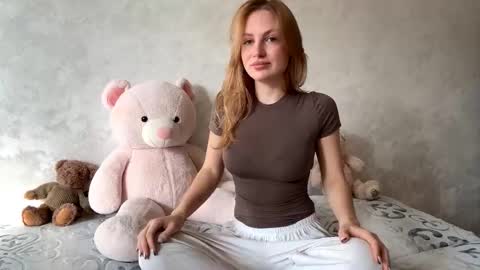 Elizabeth online show from December 2, 2025, 1:44 am