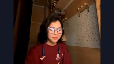 Jenny  online show from May 16, 2026, 9:39 am