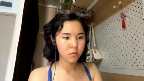 Jenny  online show from May 27, 2026, 5:26 am
